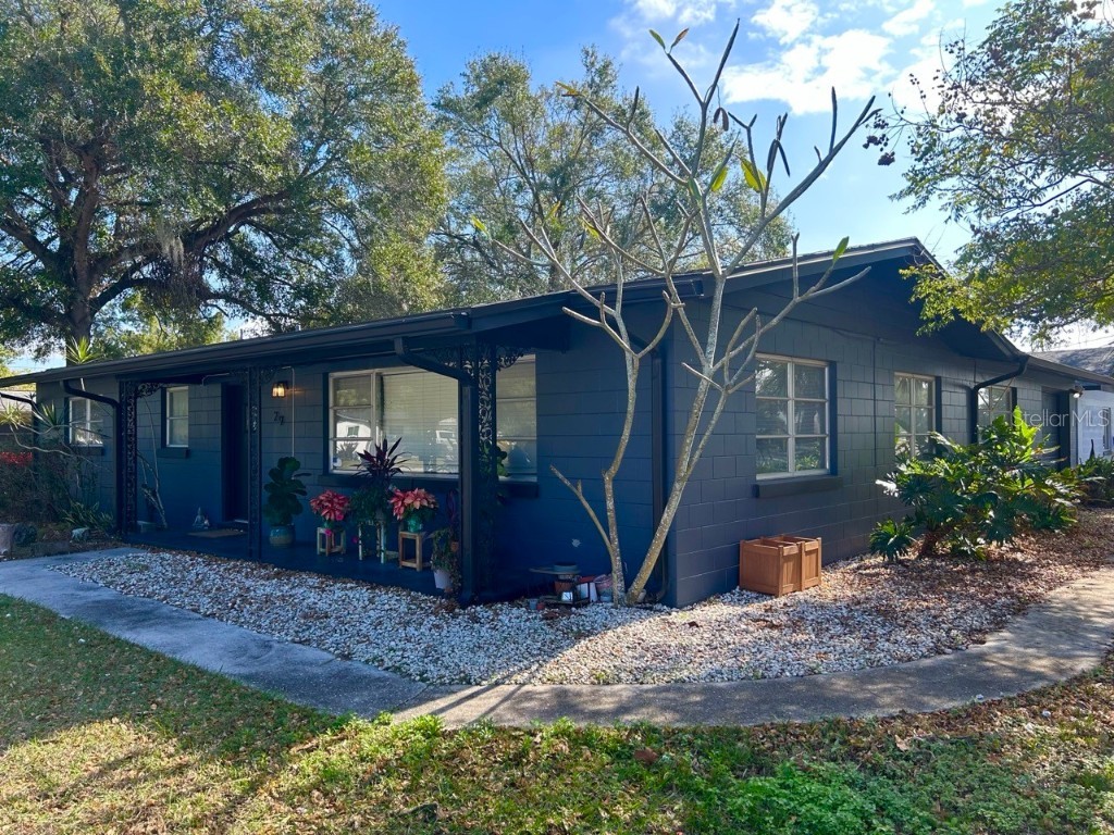 29 Golf View Circle NE Winter Haven FL 33881 TB8453876 image1