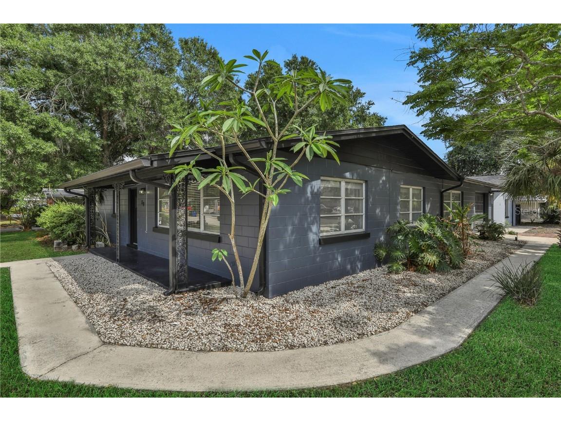 29 Golfview Circle NE Winter Haven FL 33881 P4930301 image1