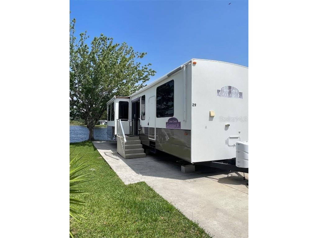 29 Kove Boulevard Osteen FL 32764 - Little Lake O6206944 image1