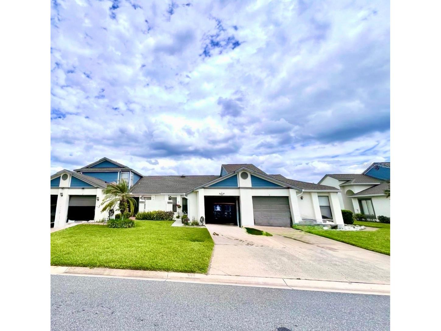 29 Lakepointe Circle Kissimmee FL 34743 O6401959 image1