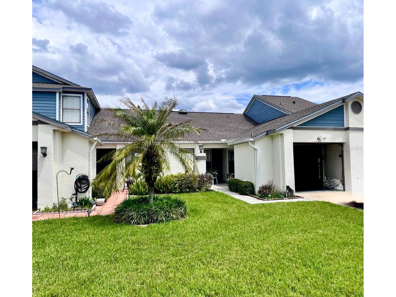 29 Lakepointe Circle Kissimmee FL 34743 O6401959 image2