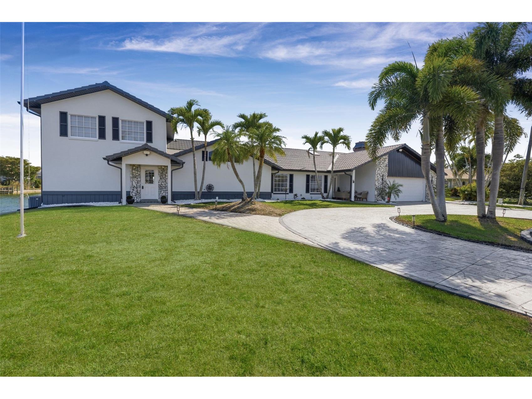 29 SE 10th Avenue Cape Coral FL 33990 - Shamrock Lake C7523950 image1