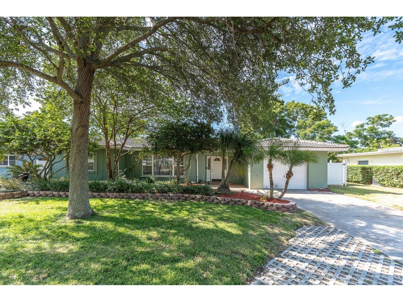 29 Southwind Drive Belleair Bluffs FL 33770 TB8500321 image1