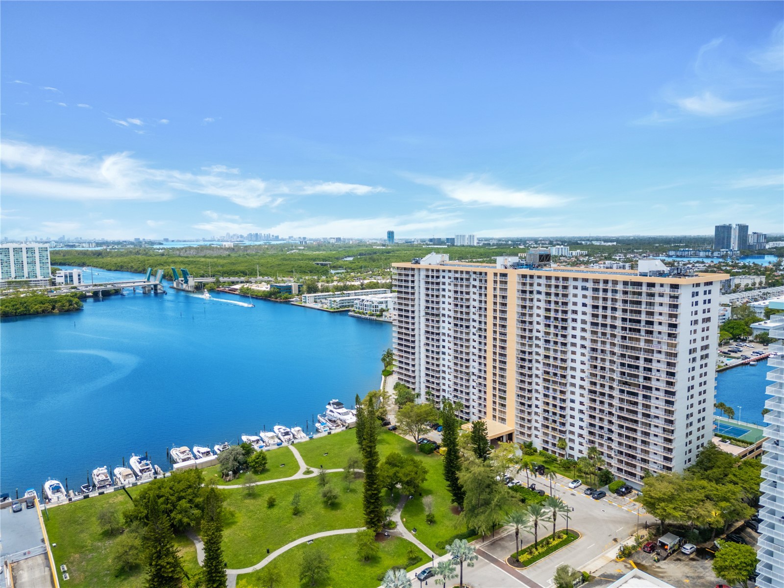 290 174 Street #1006 Sunny Isles Beach FL 33160 O6378699 image1