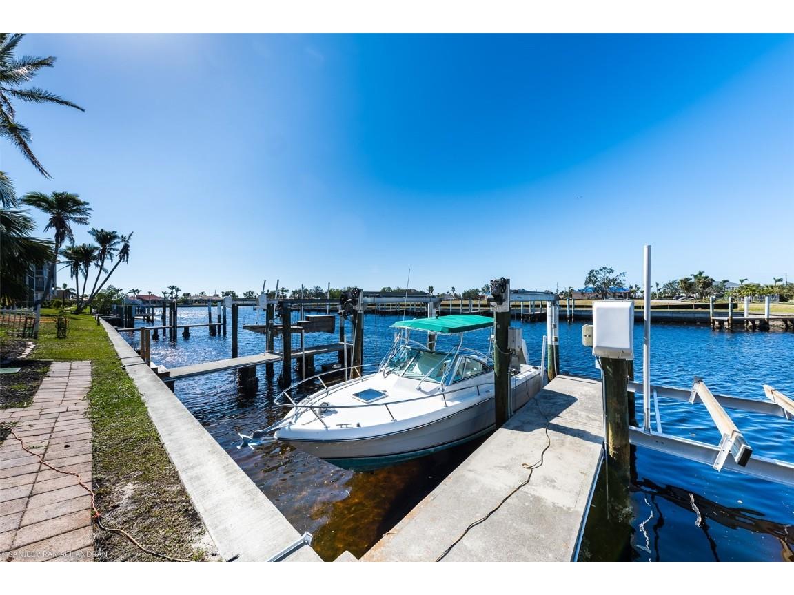 290 Lewis Circle #131 Punta Gorda FL 33950 C7470056 image2