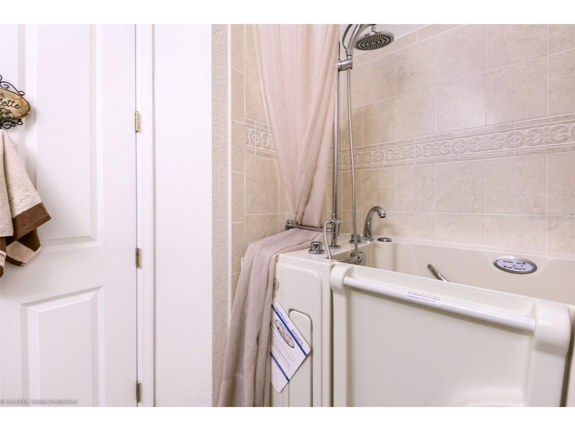 290 Lewis Circle #131 Punta Gorda FL 33950 C7470056 image43