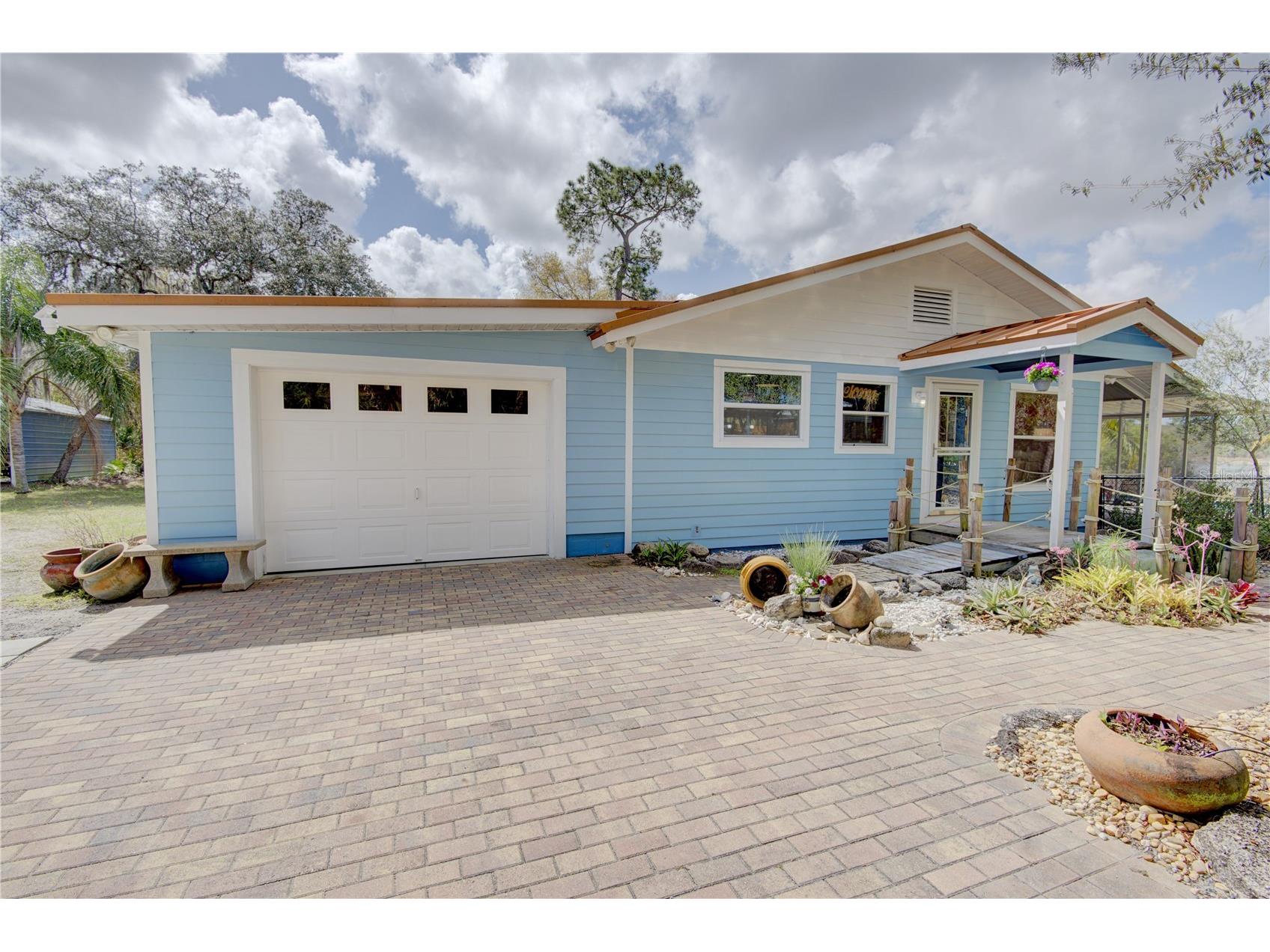 290 Mitnik Drive Deltona FL 32738 - MITNIK LAKE O6388522 image1