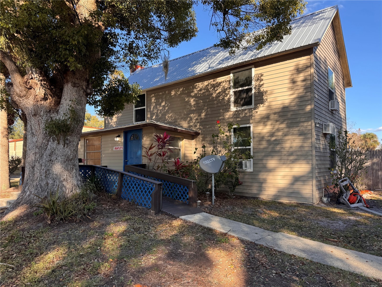 290 N Trowell Avenue Umatilla FL 32784 G5107272 image1