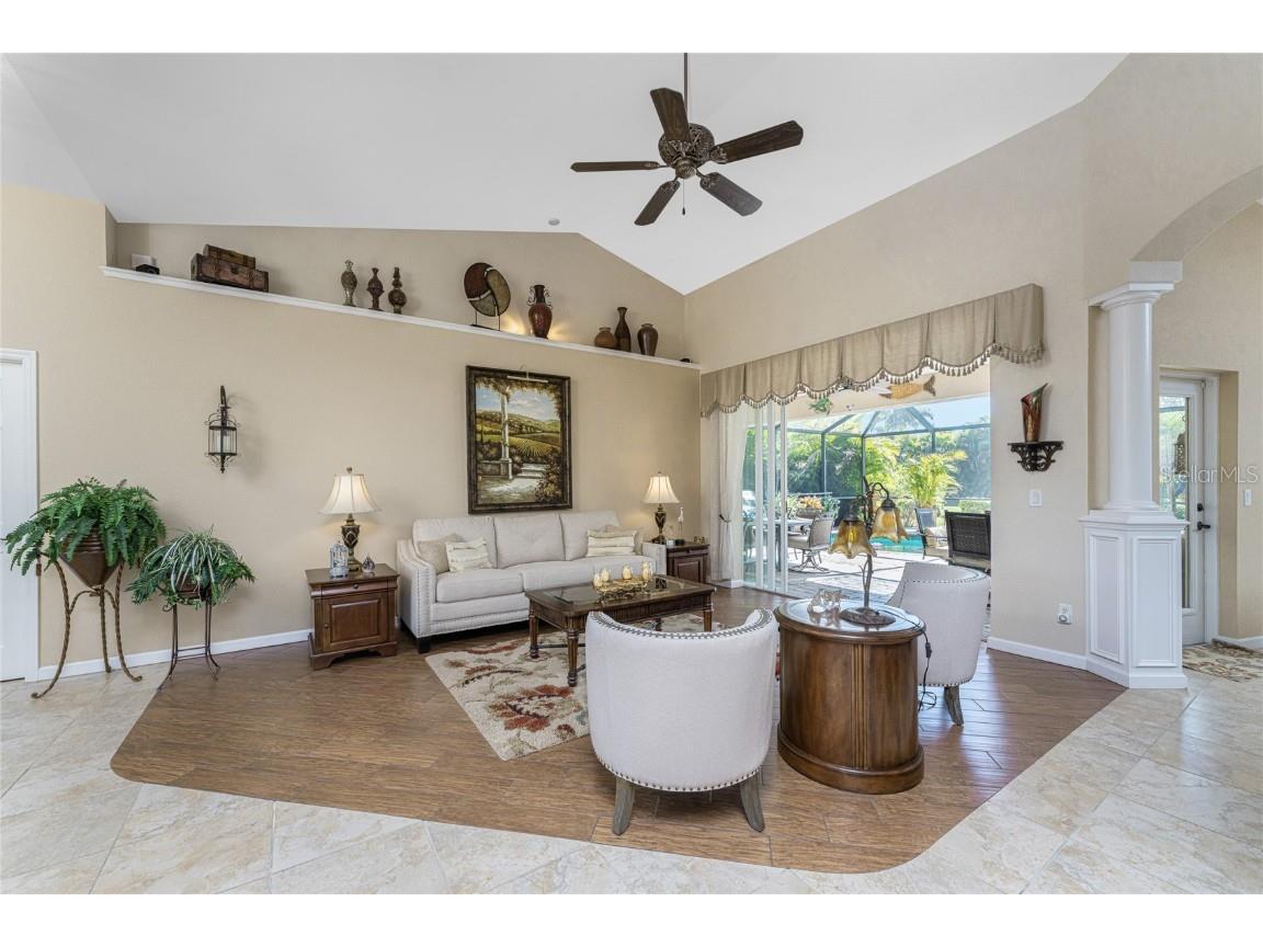 290 Rotonda Boulevard E Rotonda West FL 33947 A4672932 image12