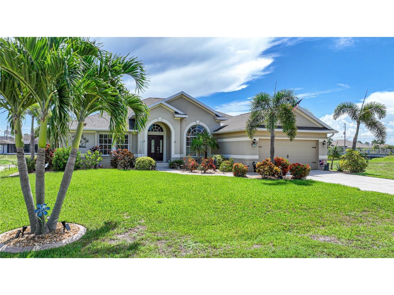 290 W Pine Valley Lane Rotonda West FL 33947 - PINE VALLEY CREEK D6131767 image1