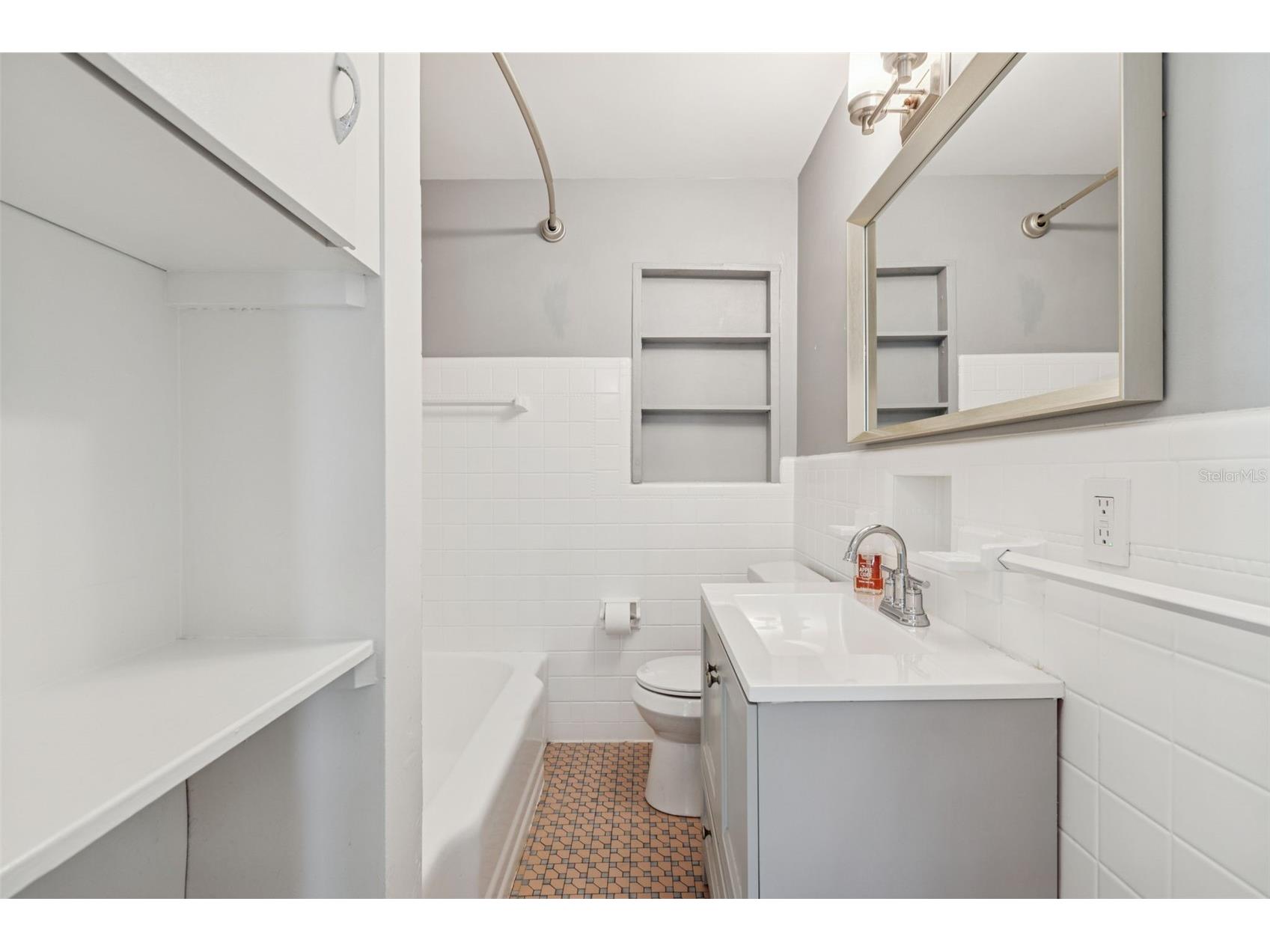 2900 49th Street N Saint Petersburg FL 33710 TB8467234 image24