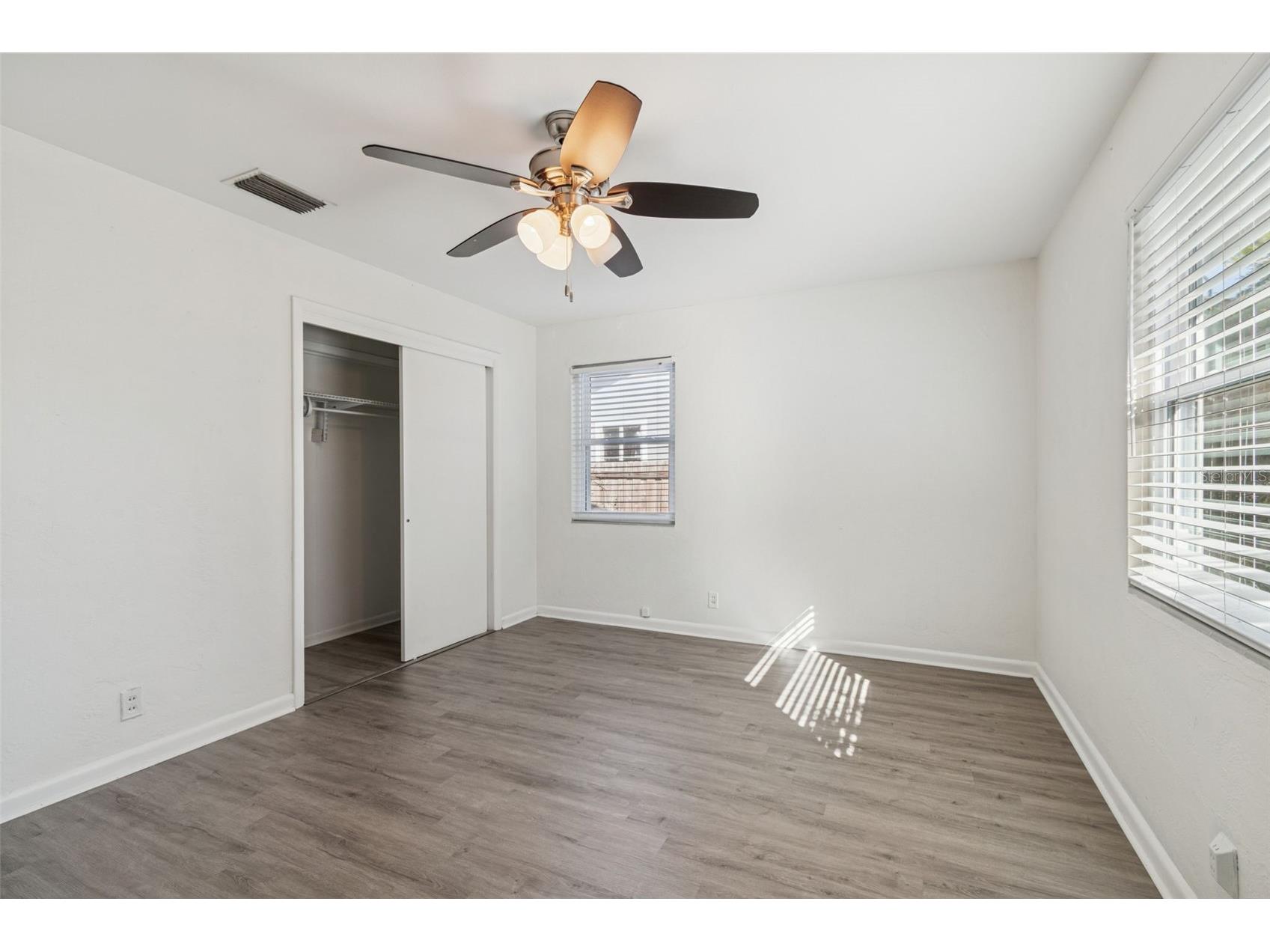 2900 49th Street N Saint Petersburg FL 33710 TB8467234 image29