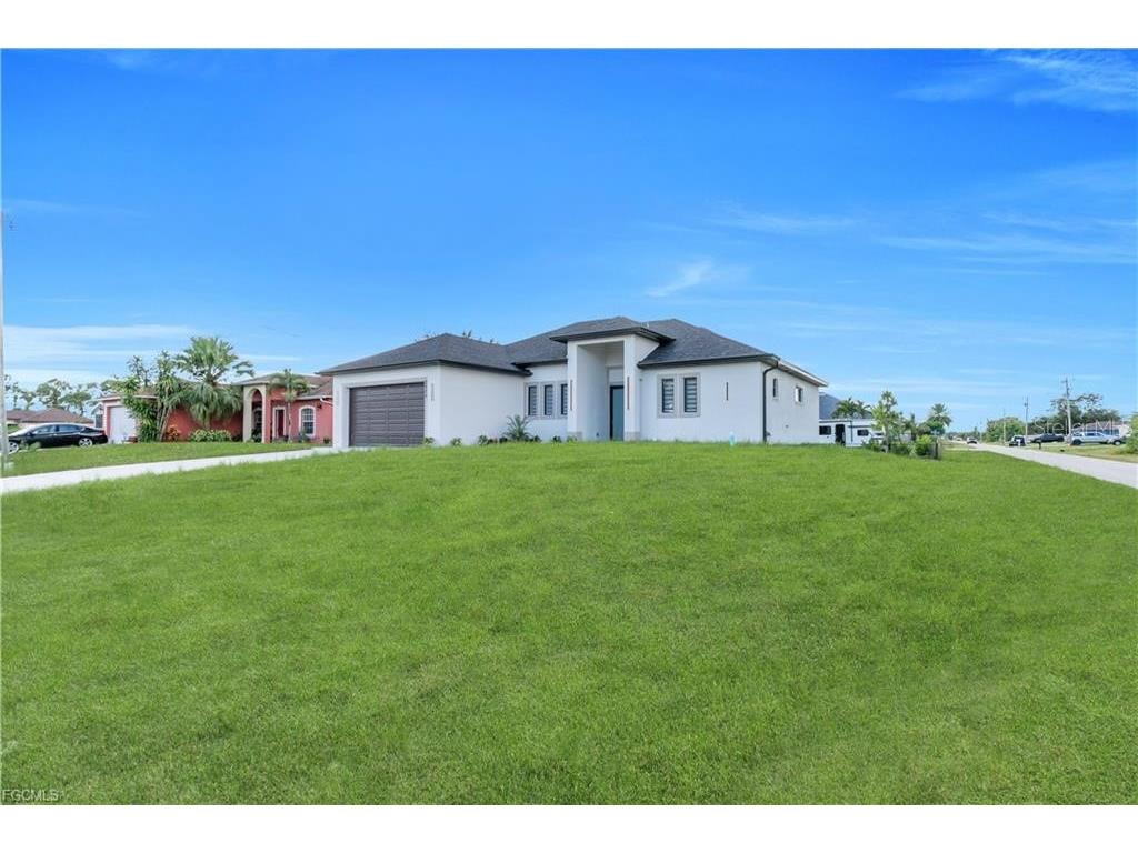 2900 Bruce Avenue S Lehigh Acres FL 33976 A4666478 image1