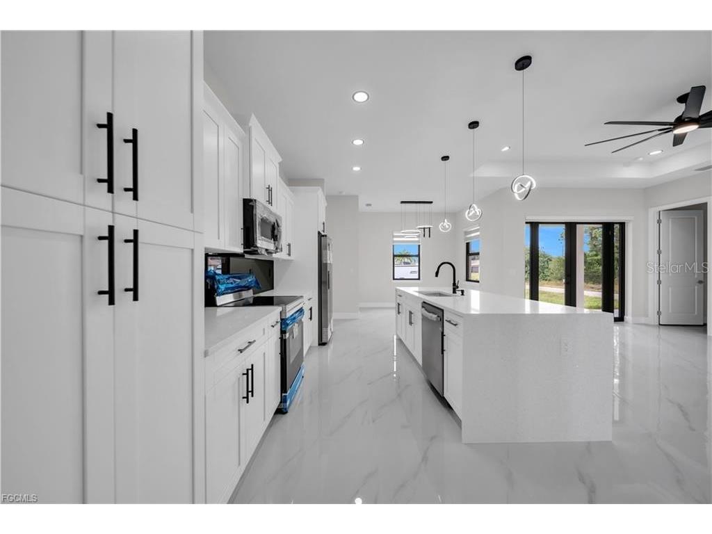 2900 Bruce Avenue S Lehigh Acres FL 33976 A4666478 image10