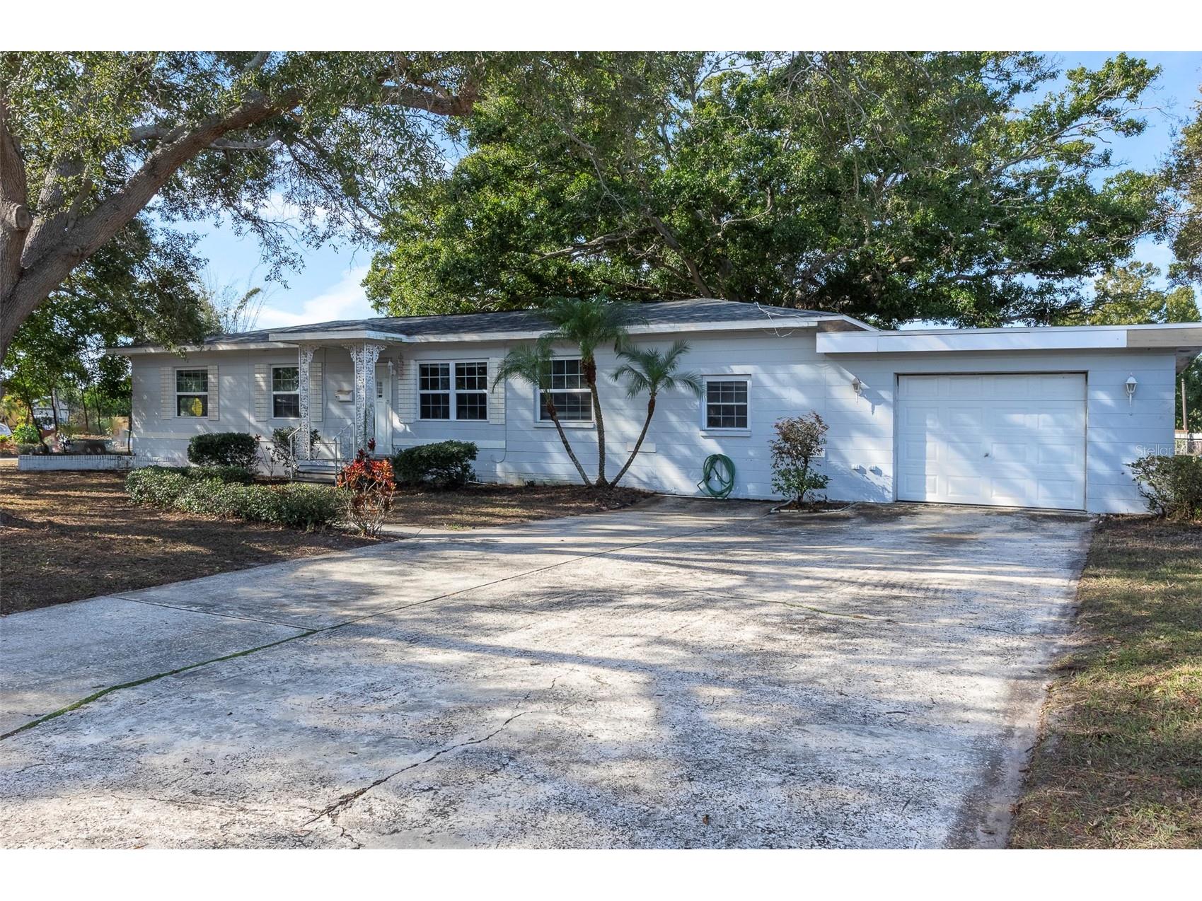 2900 Leslee Lake Drive N Saint Petersburg FL 33713 TB8461525 image1