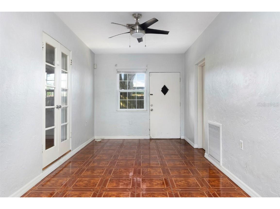 2900 Leslee Lake Drive N Saint Petersburg FL 33713 TB8461525 image13