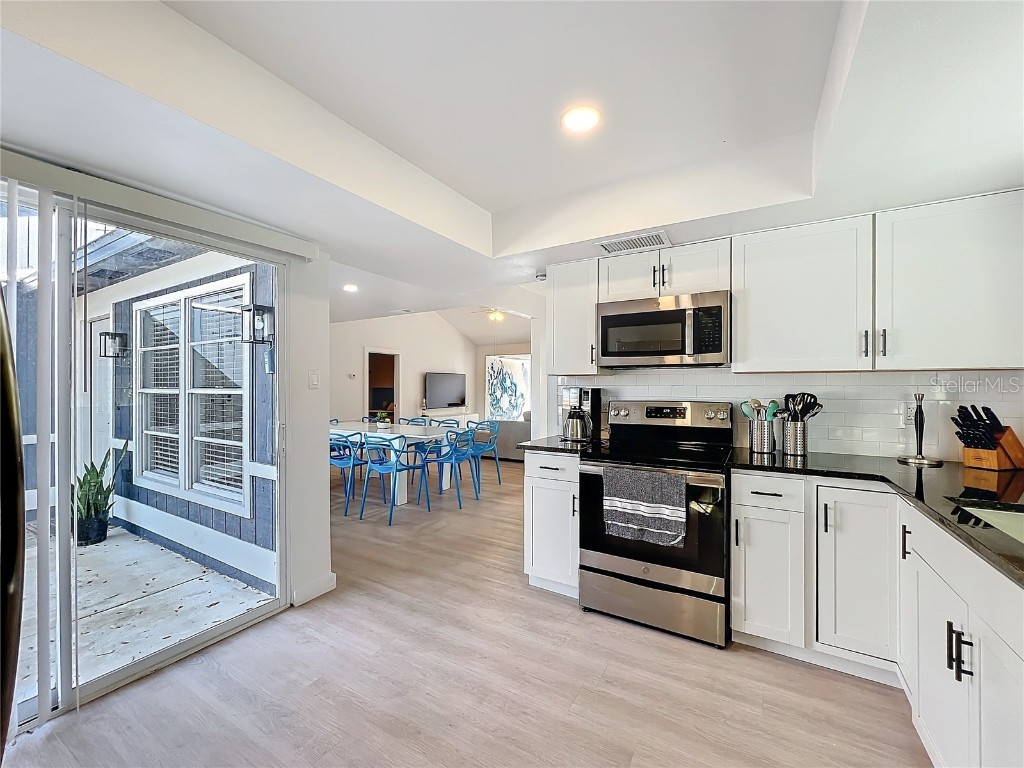 2900 Woodpine Court Sarasota FL 34231 A4640332 image16