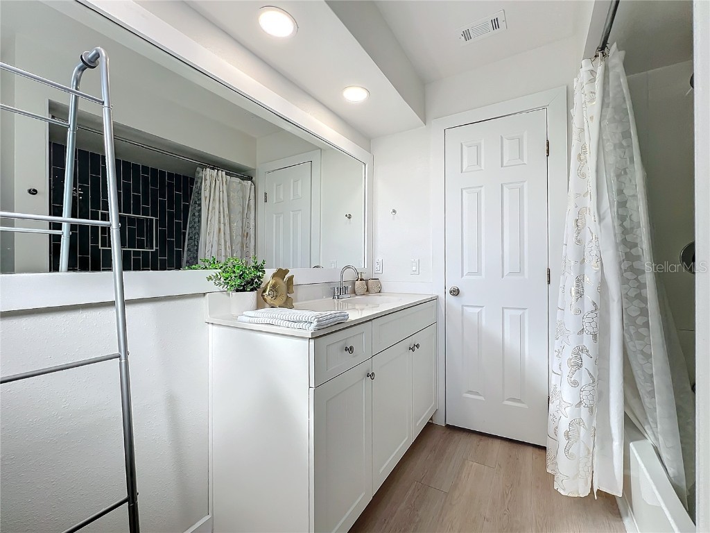 2900 Woodpine Court Sarasota FL 34231 A4640332 image25