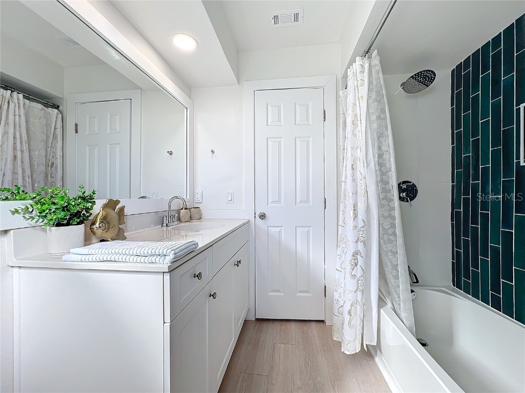 2900 Woodpine Court Sarasota FL 34231 A4640332 image27