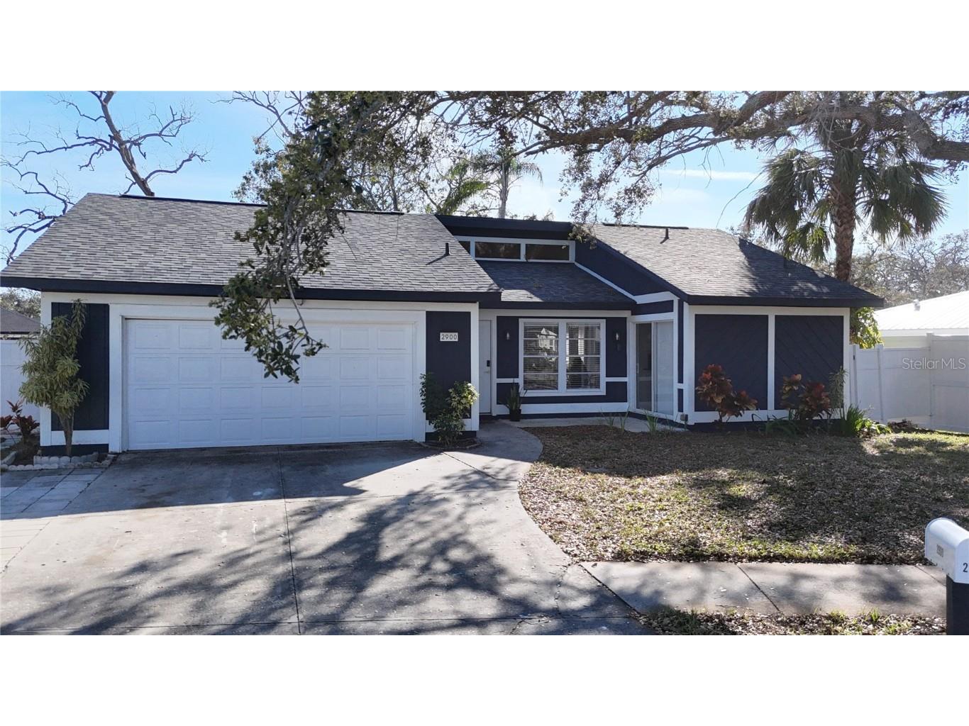 2900 Woodpine Court Sarasota FL 34231 A4640332 image3