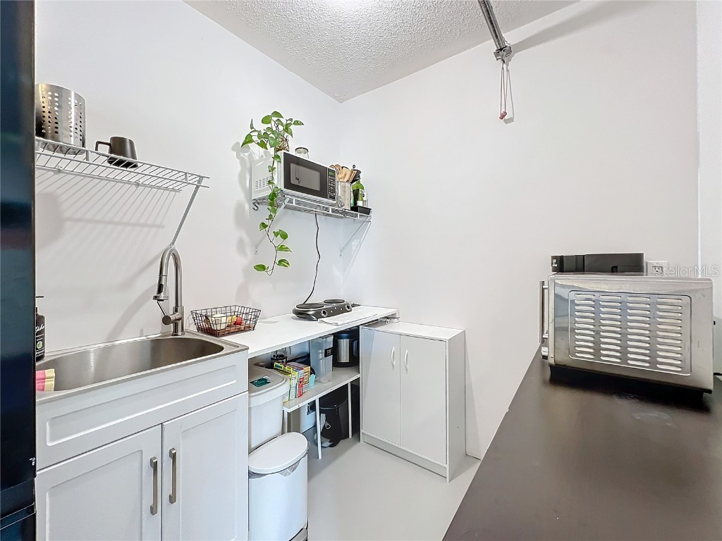 2900 Woodpine Court Sarasota FL 34231 A4640332 image44