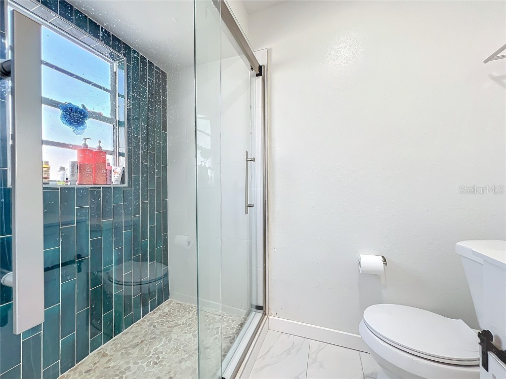 2900 Woodpine Court Sarasota FL 34231 A4640332 image52