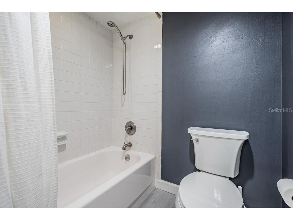 2901 26th Street W #301 Bradenton FL 34205 TB8397922 image12