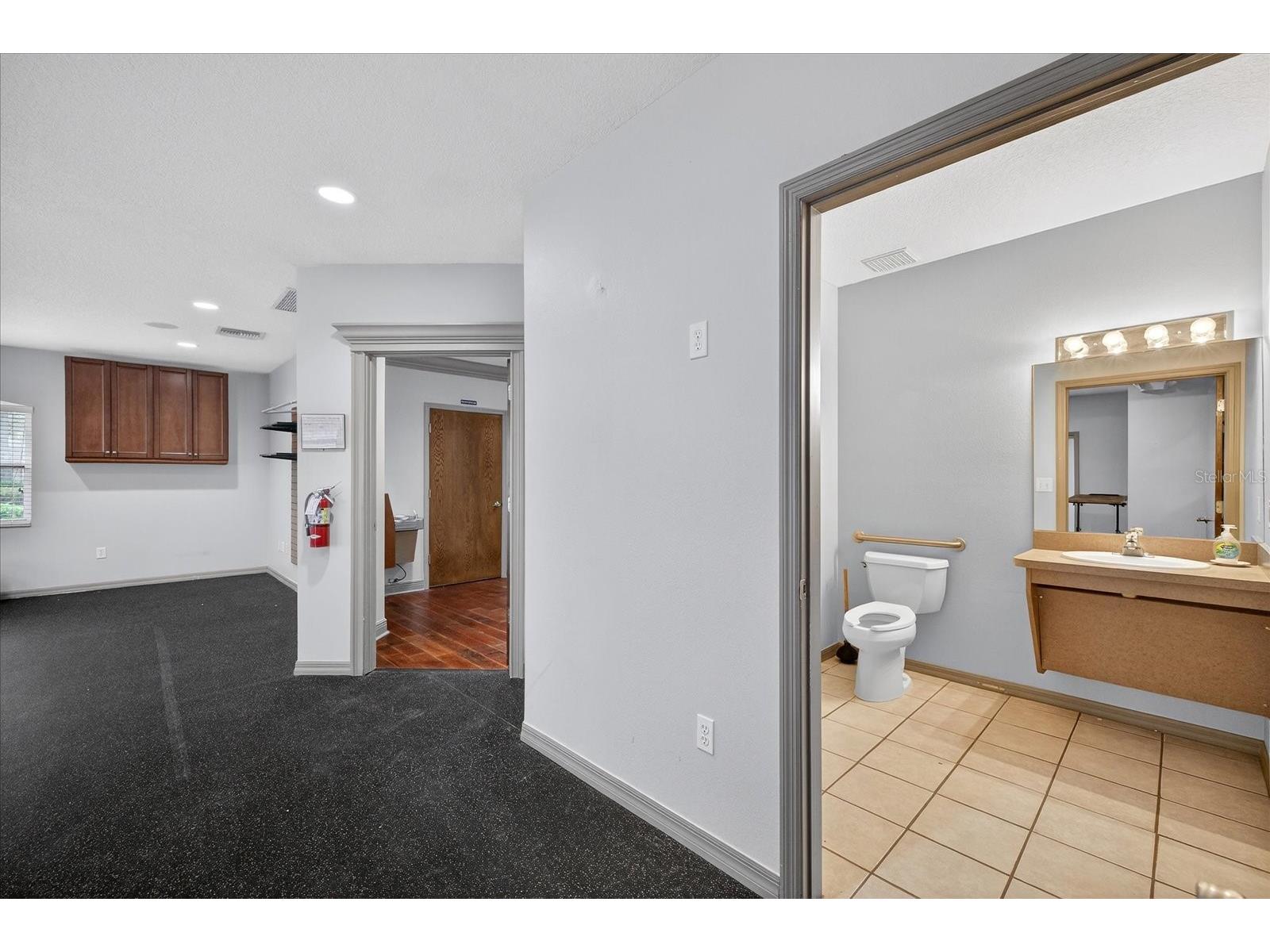 2901 Busch Lake Boulevard Tampa FL 33614 TB8456736 image17