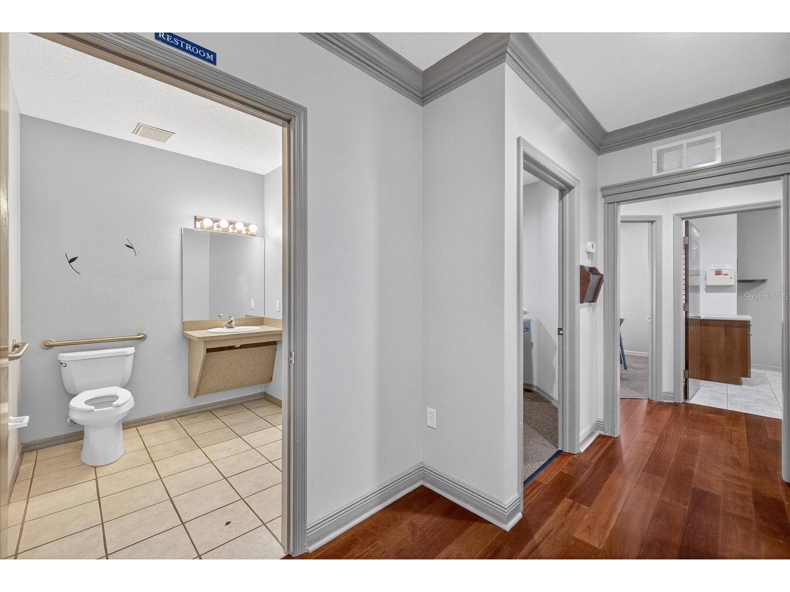 2901 Busch Lake Boulevard Tampa FL 33614 TB8456736 image30