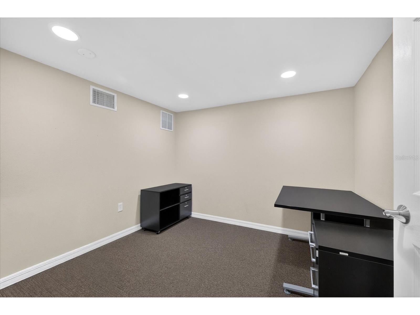 2901 Busch Lake Boulevard Tampa FL 33614 TB8456736 image38