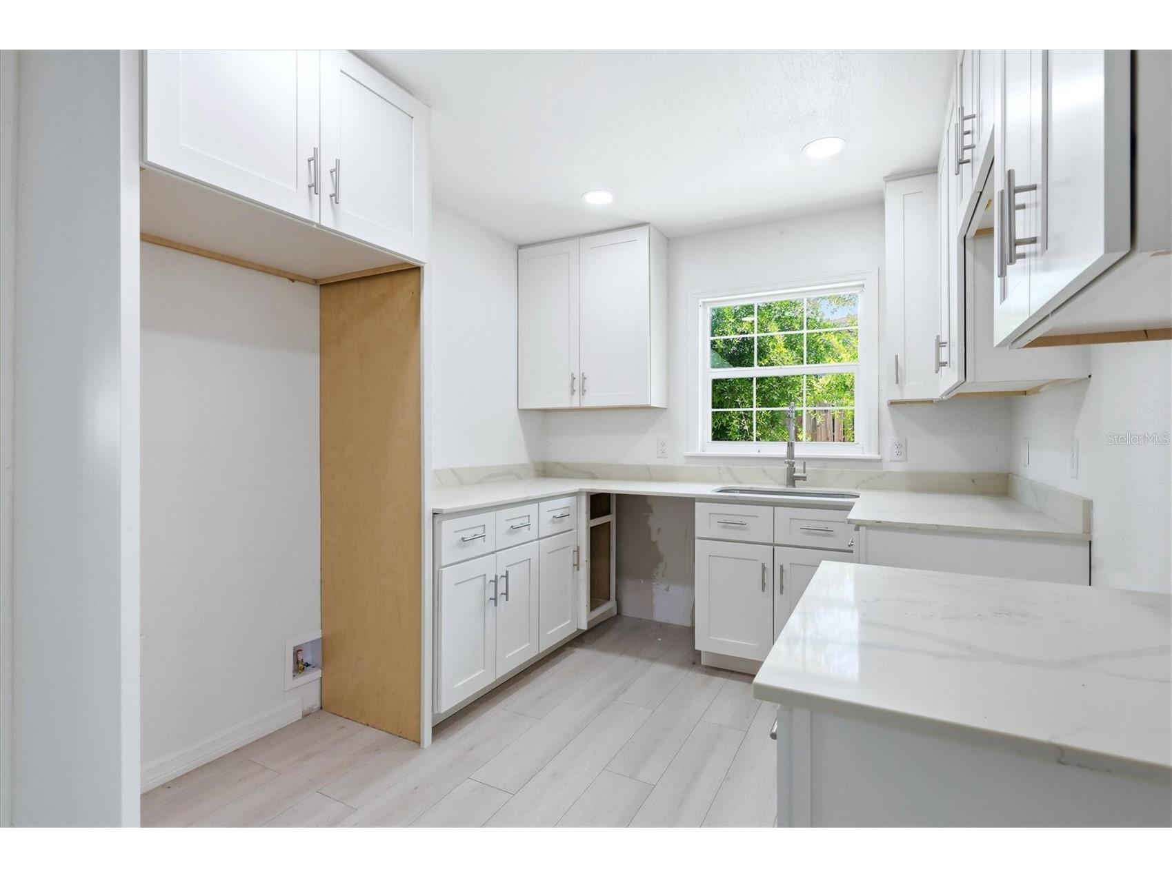 2901 Poplar Street Sarasota FL 34237 A4691230 image13