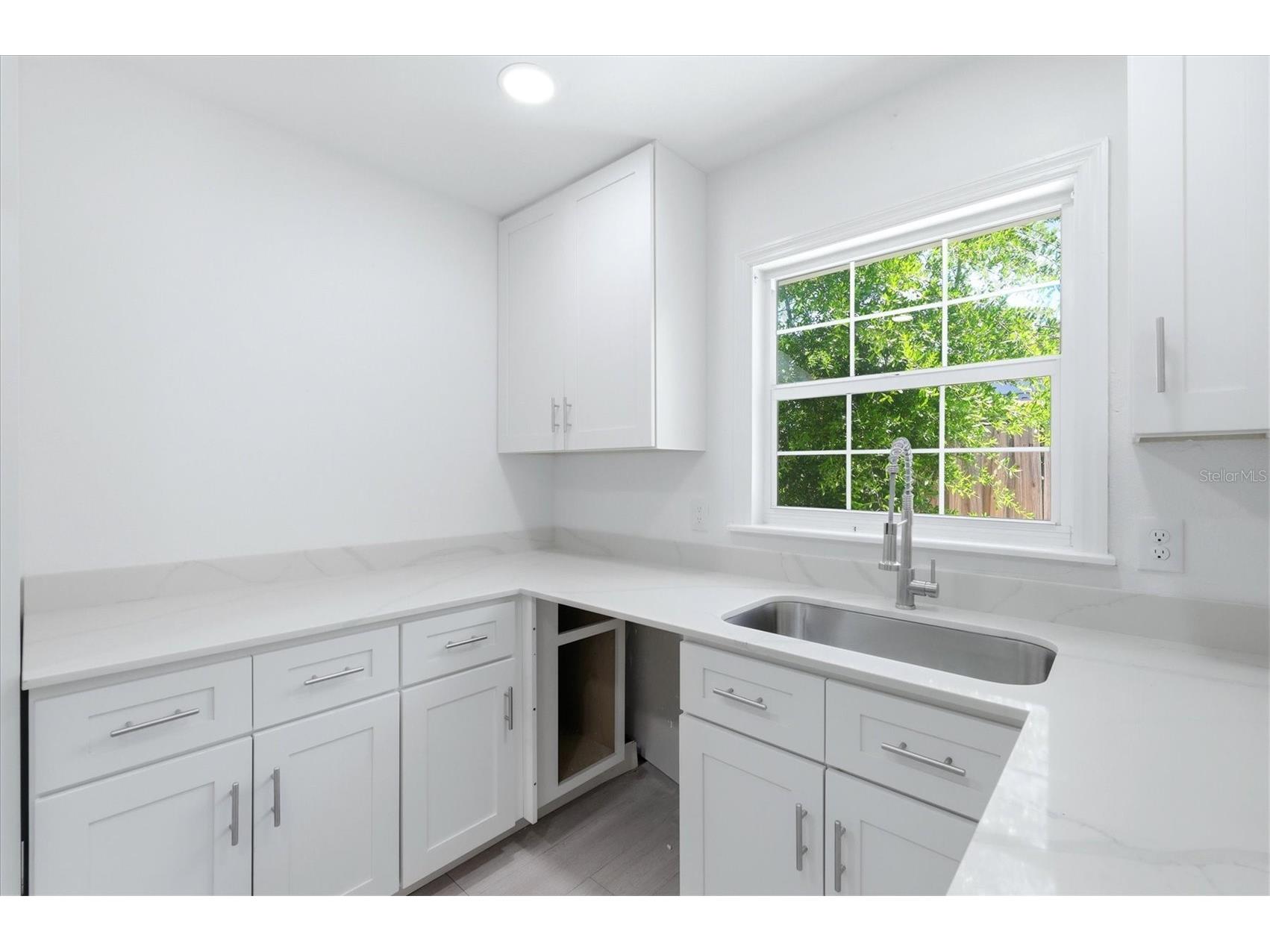 2901 Poplar Street Sarasota FL 34237 A4691230 image14