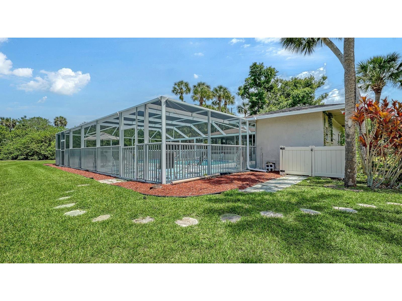 2902 Captiva Gardens Drive #3 Sarasota FL 34231 A4692905 image40