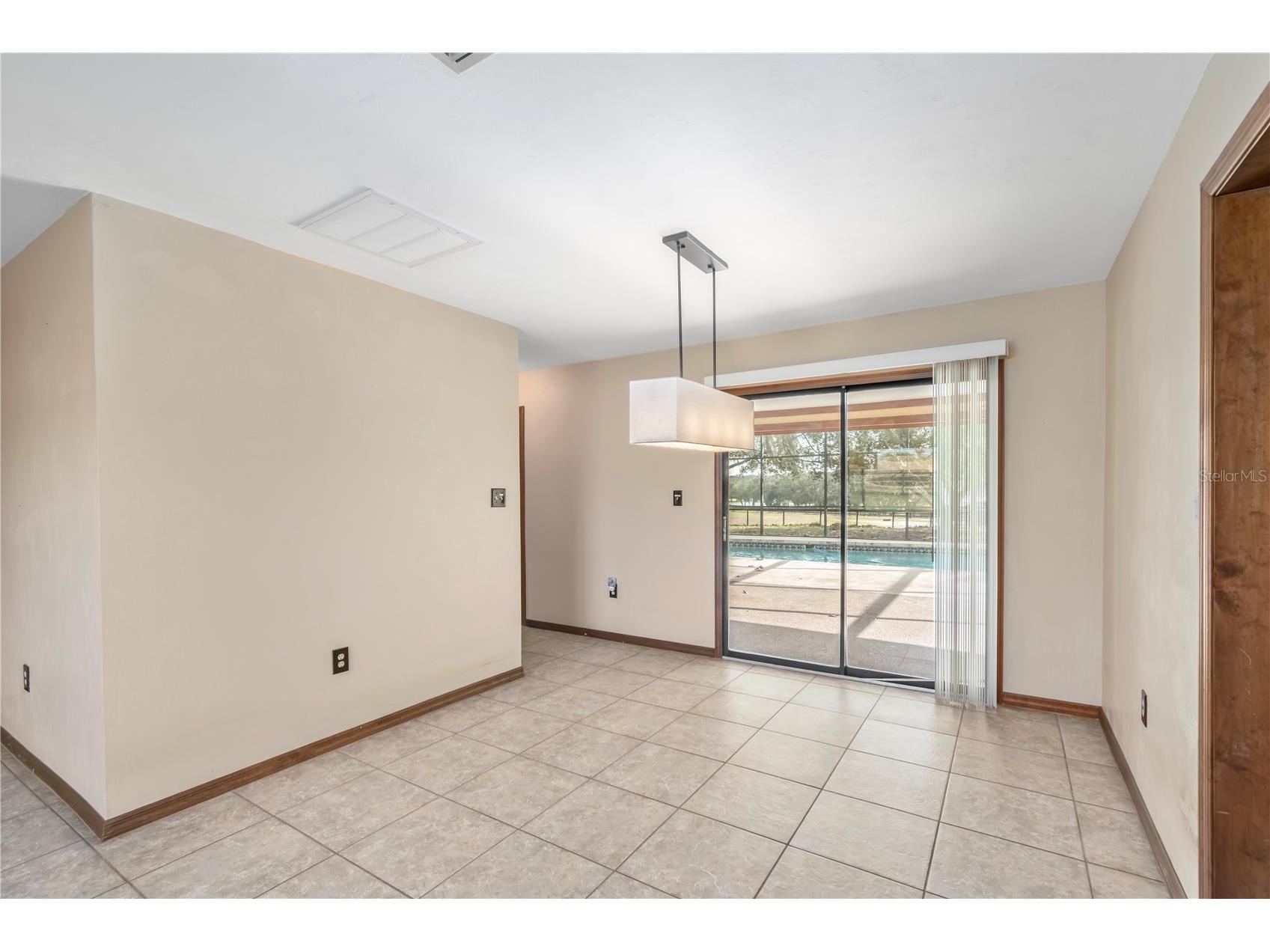 2902 Marion County Road Weirsdale FL 32195 OM715549 image17