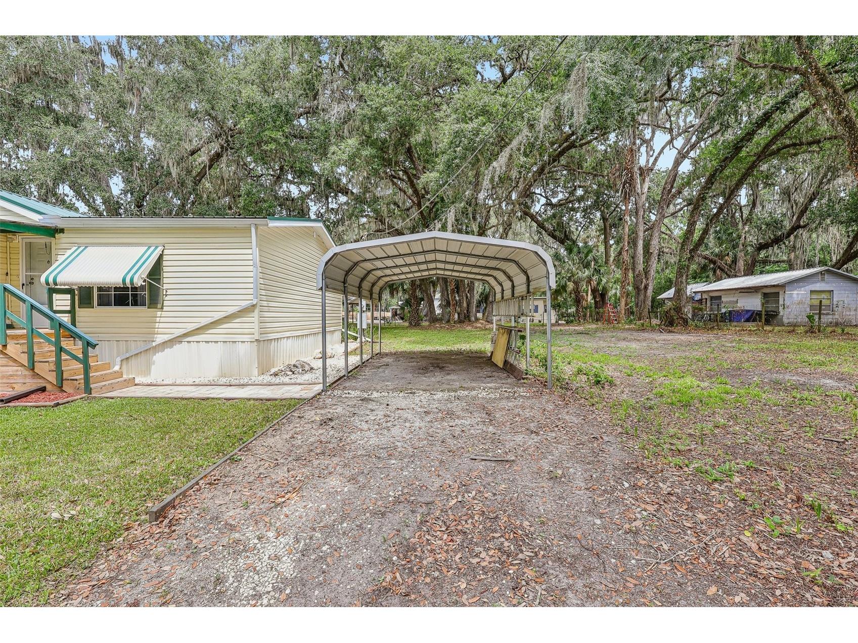 2903 Cr 426e Lake Panasoffkee FL 33538 G5112481 image9