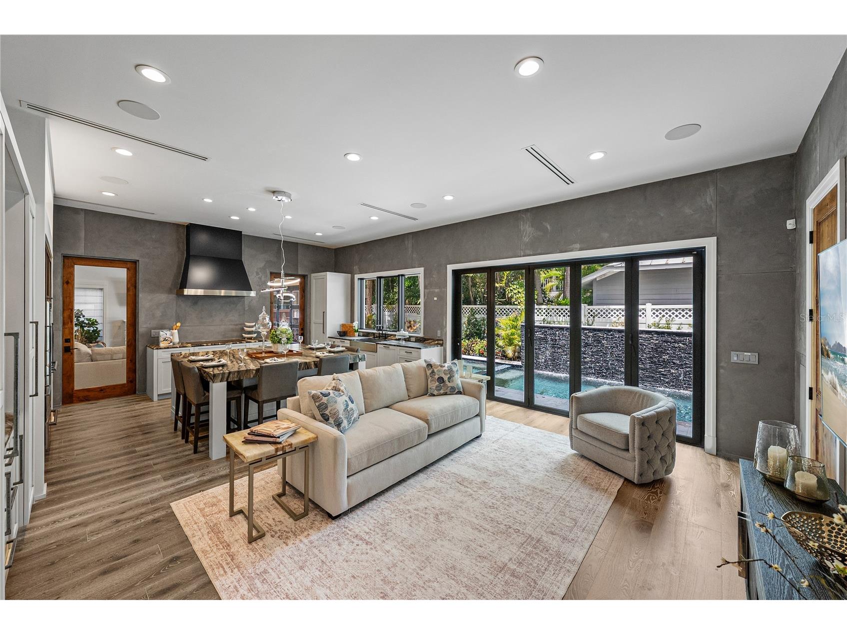 2903 W Hawthorne Road Tampa FL 33611 TB8505810 image19