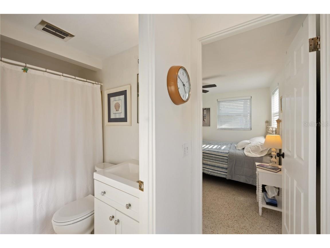 2904 Avenue B #A & B Holmes Beach FL 34217 A4671190 image12