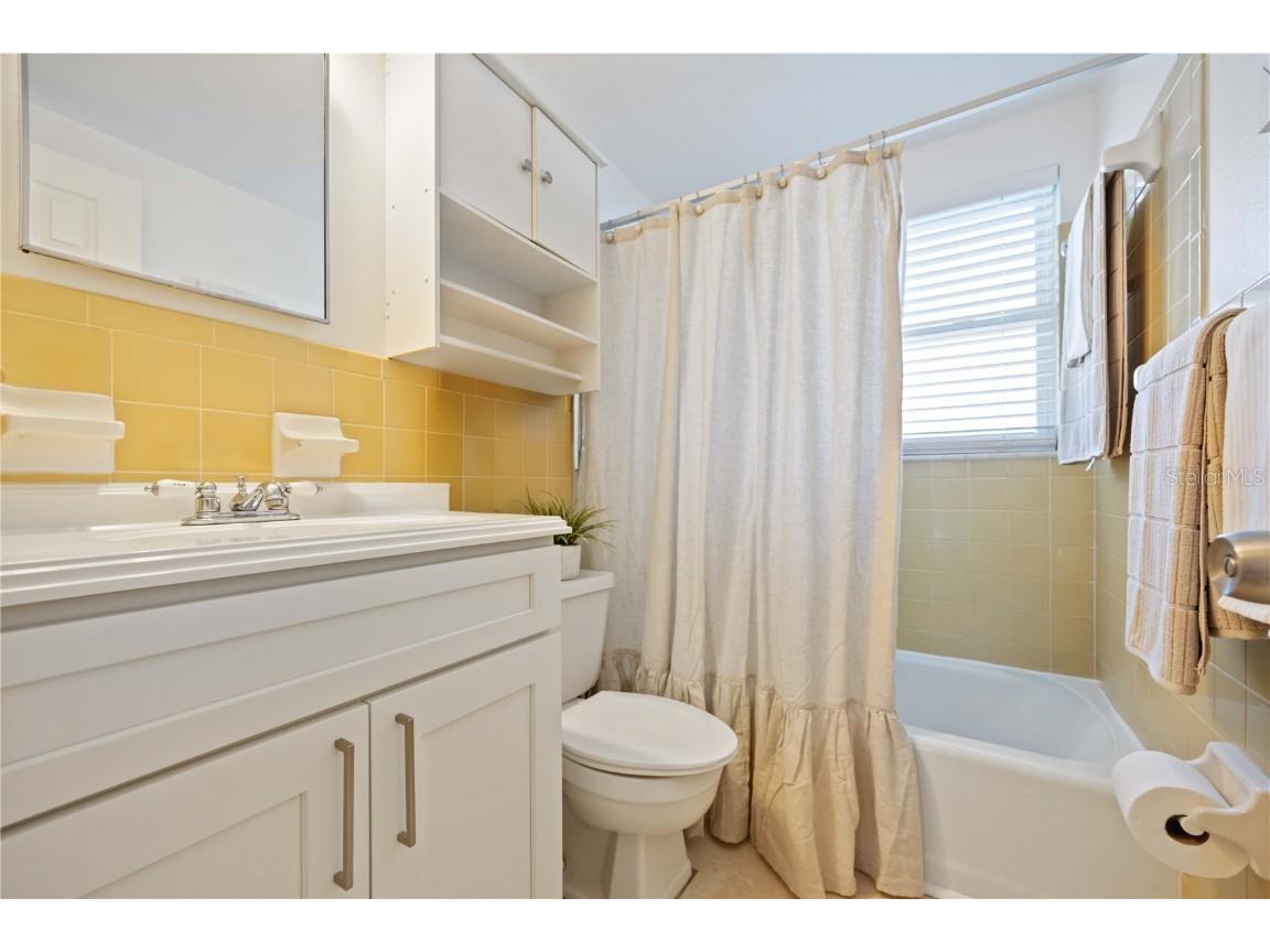 2904 Avenue B #A & B Holmes Beach FL 34217 A4671190 image49