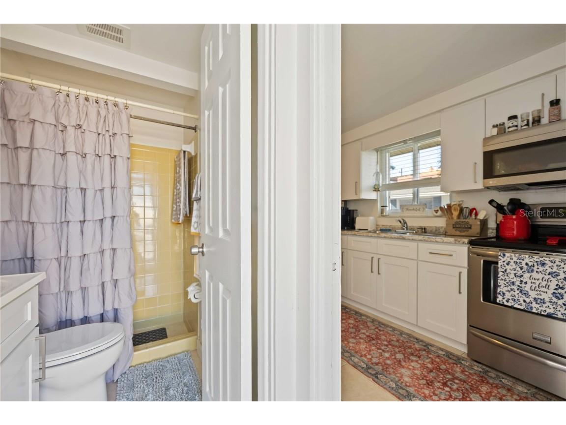 2904 Avenue B #A & B Holmes Beach FL 34217 A4671190 image57