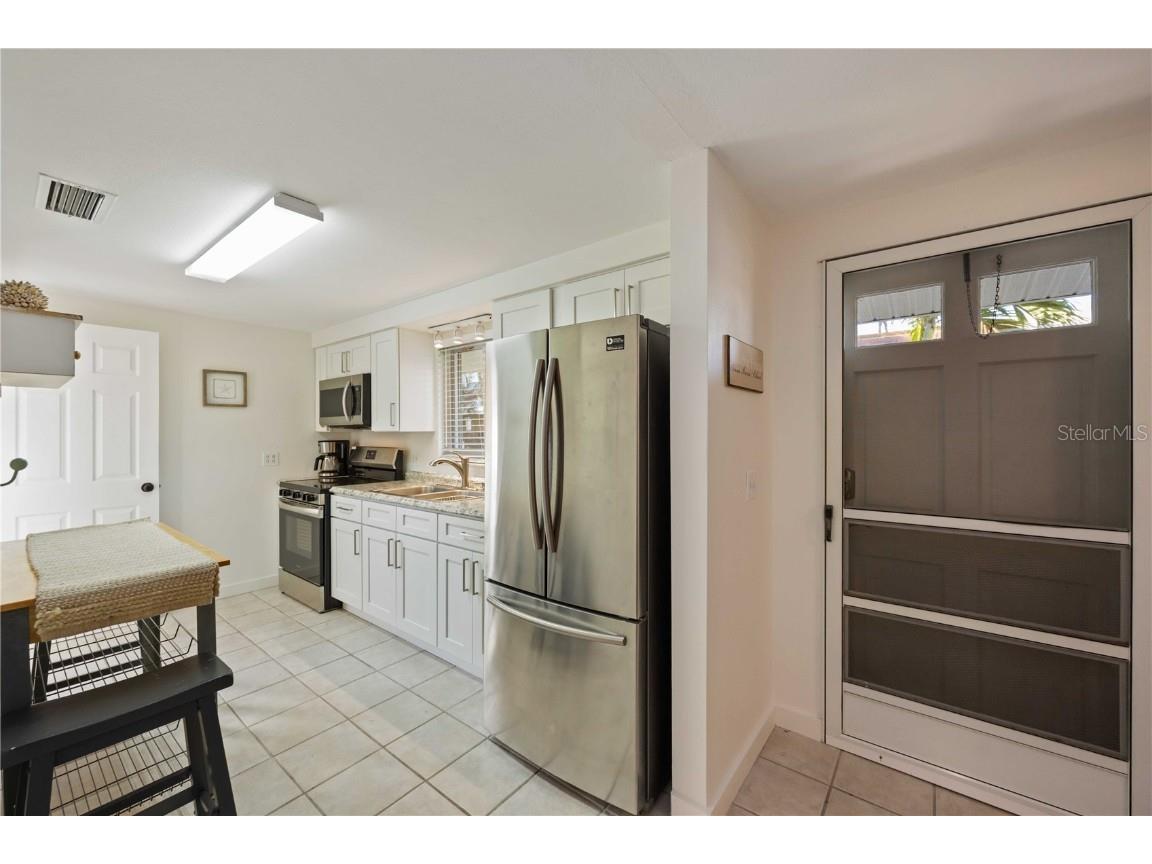 2904 Avenue B #A & B Holmes Beach FL 34217 A4671190 image8