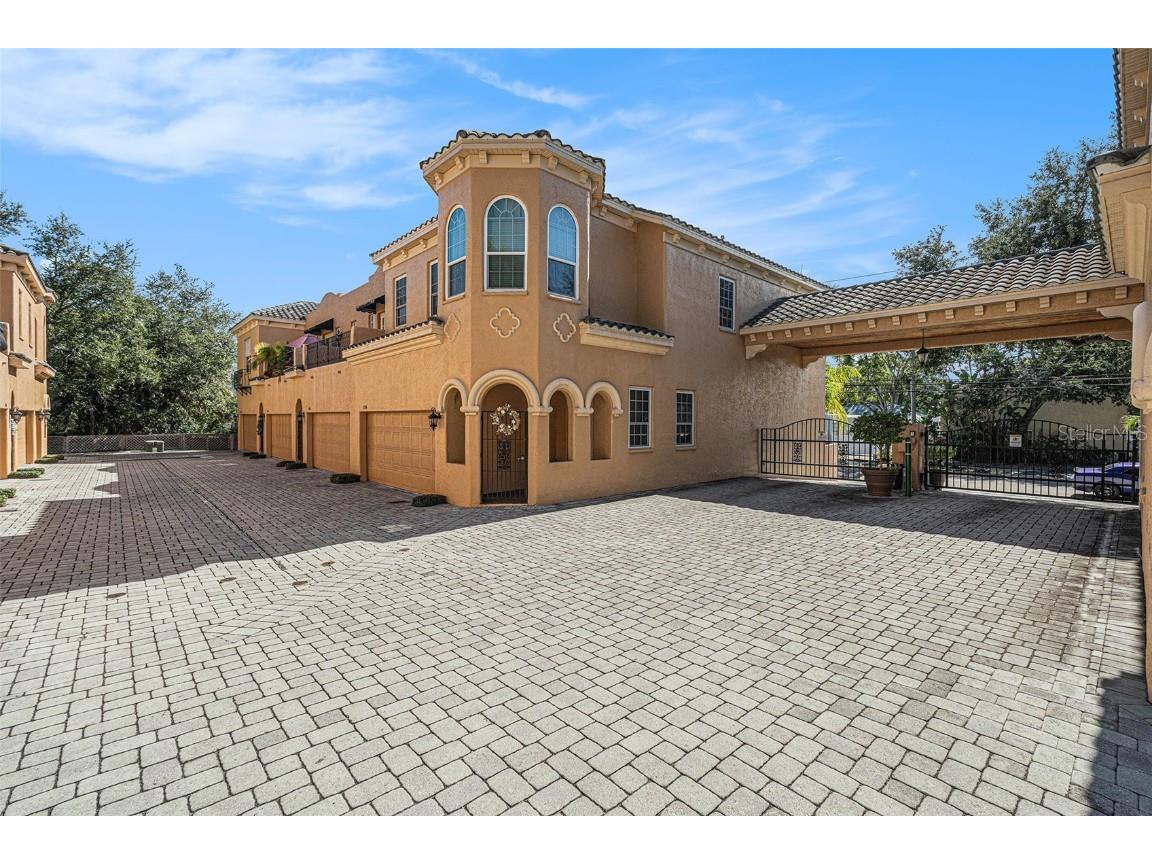 2904 Hansen Manor Lane Tampa FL 33611 TB8445444 image1