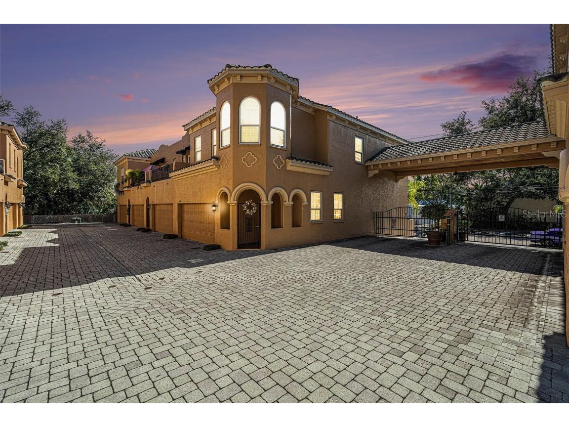 2904 Hansen Manor Lane Tampa FL 33611 TB8445444 image2