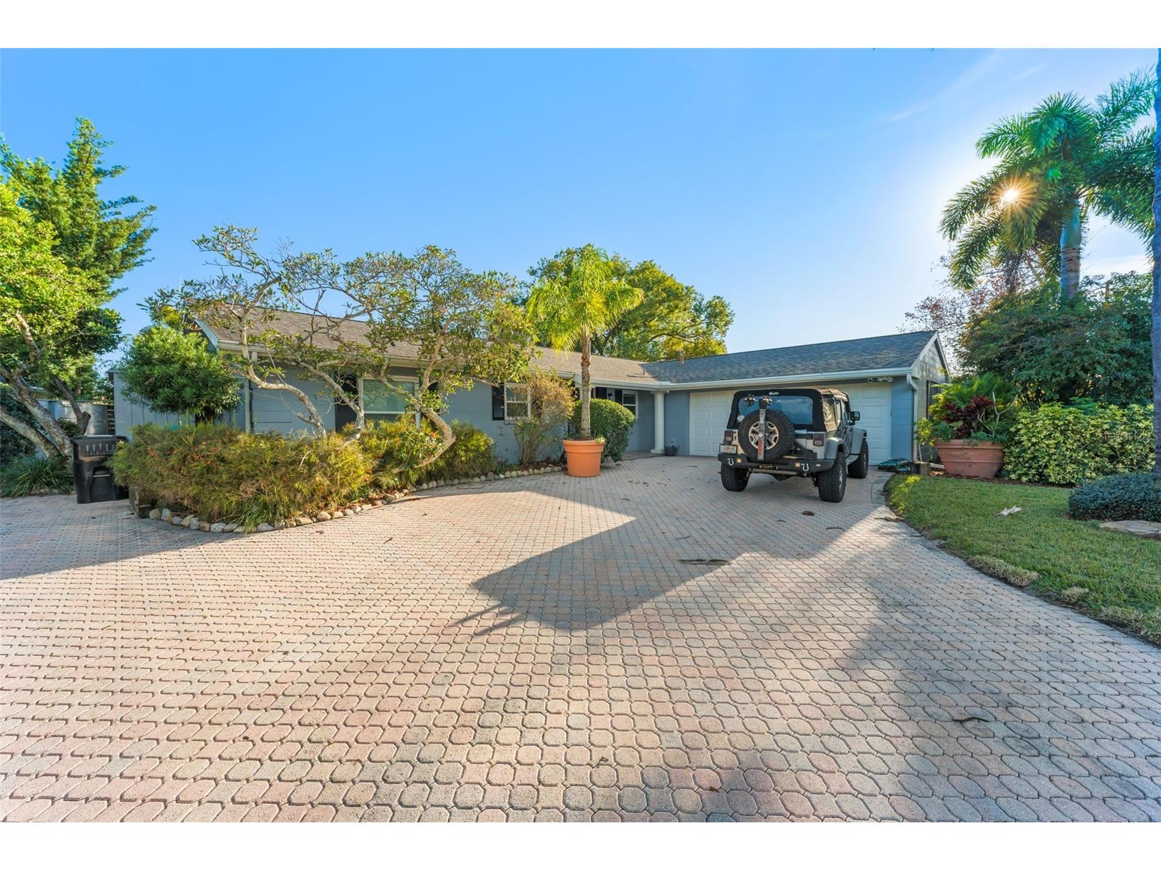 2904 Tradewinds Trail Orlando FL 32805 - Clear Lake O6375361 image1