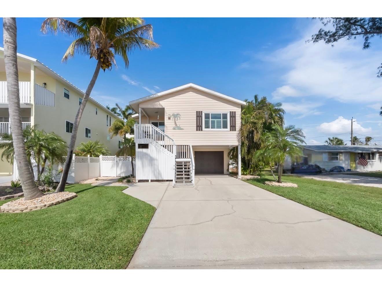 2905 Avenue C Holmes Beach FL 34217 A4690829 image2