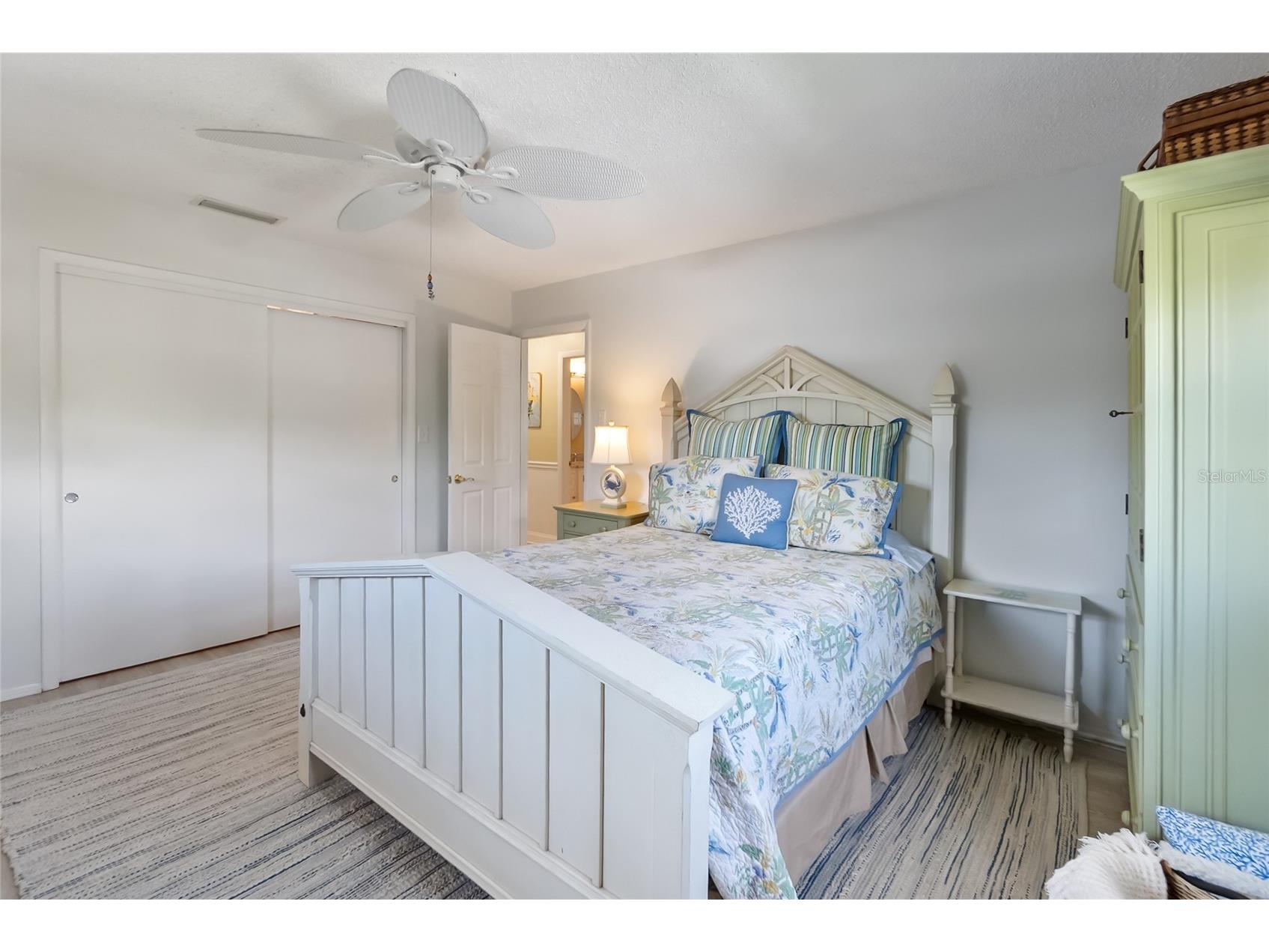 2905 Avenue C Holmes Beach FL 34217 A4690829 image24