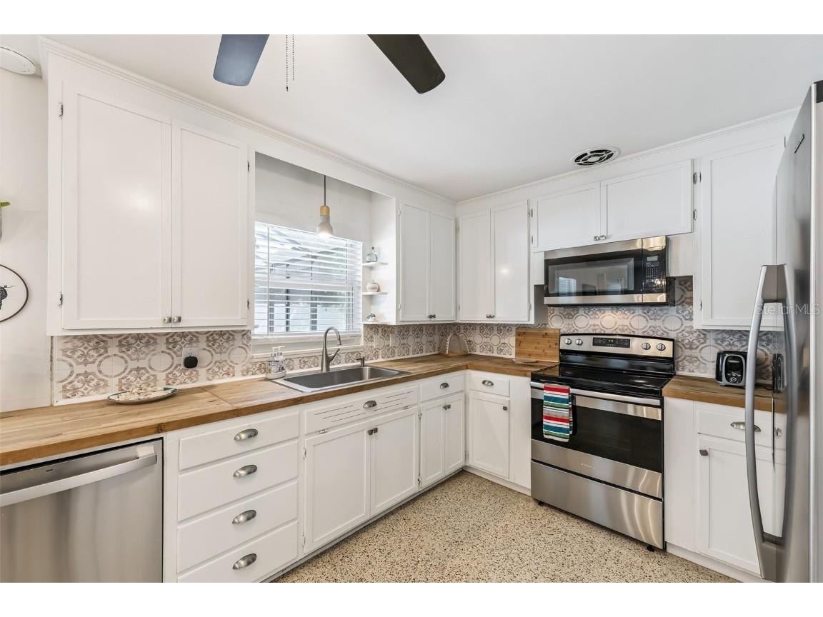 2907 Marshall Drive Sarasota FL 34239 A4669618 image9