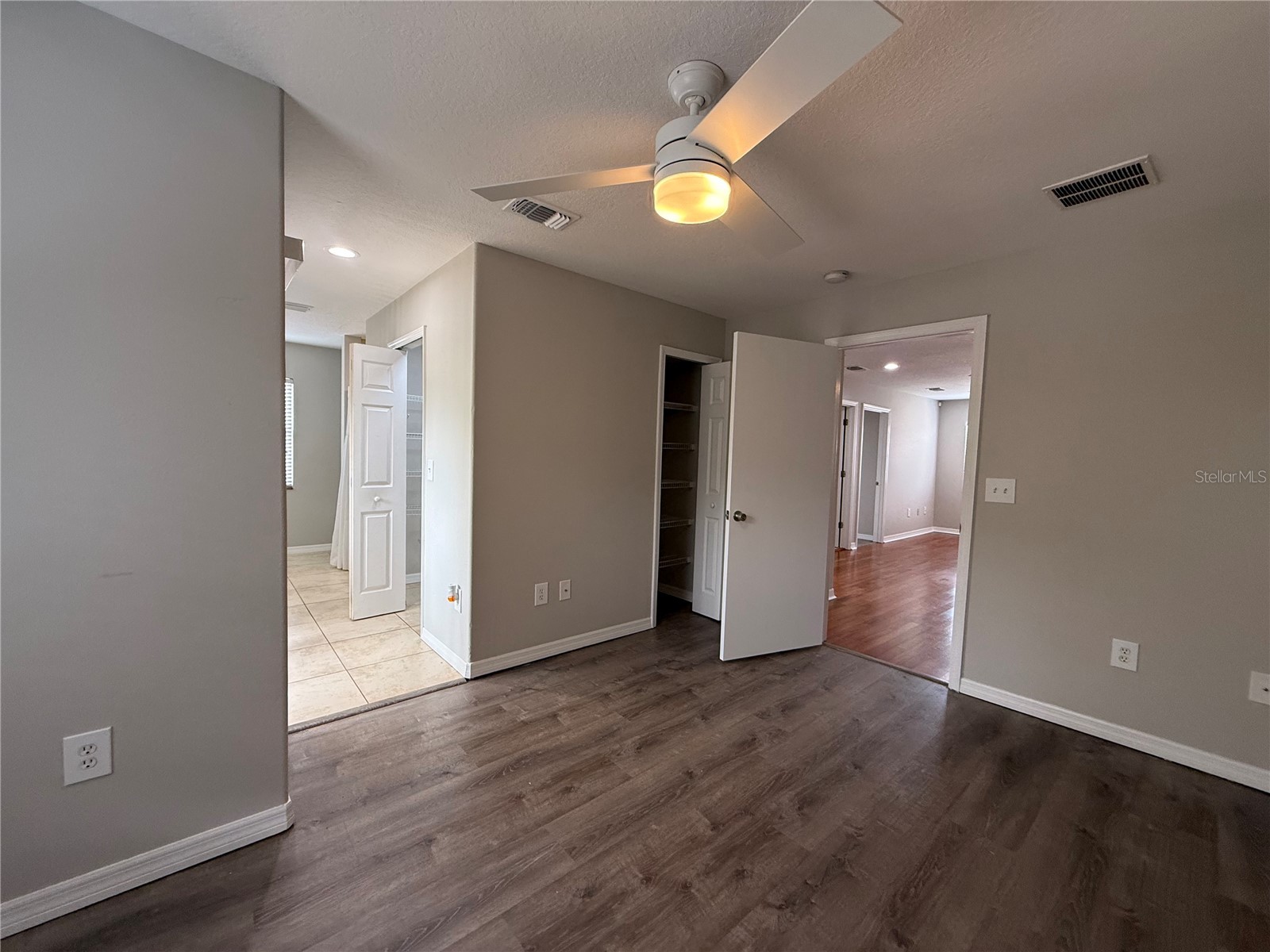 2907 W Chestnut Street Tampa FL 33607 TB8517605 image16