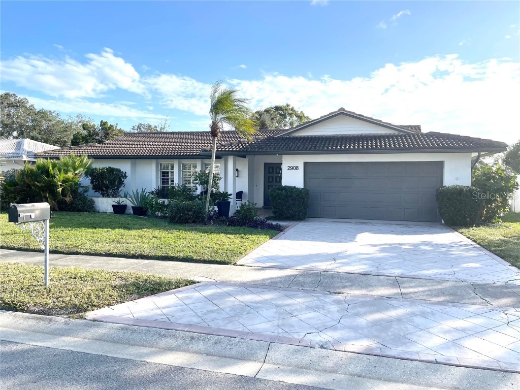 2908 Captiva Drive Sarasota FL 34231 A4606233 image1
