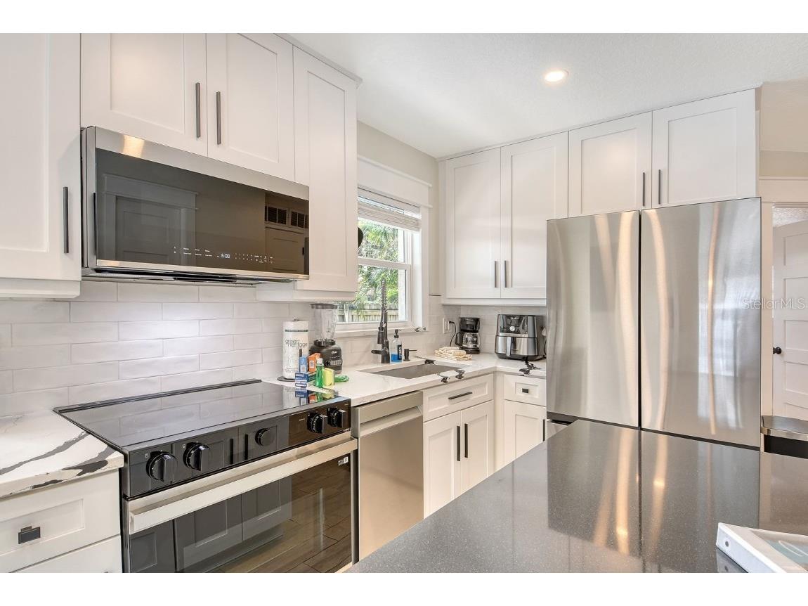 2908 Gulf Drive Holmes Beach FL 34217 A4653182 image13