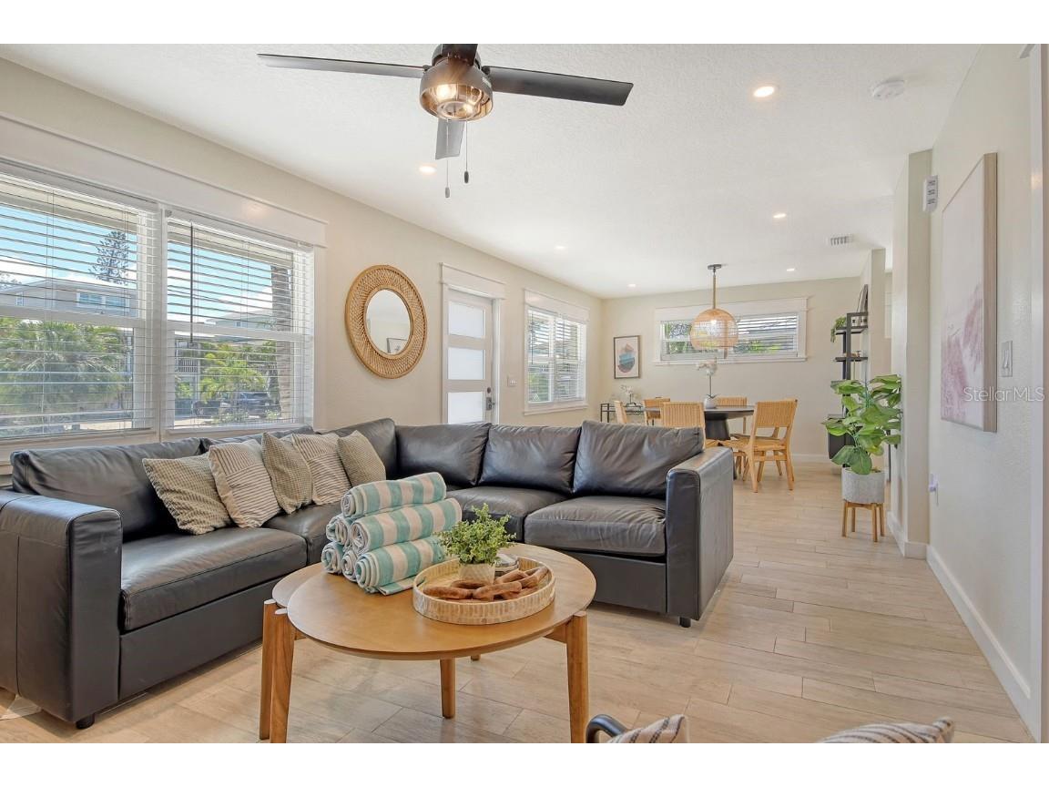 2908 Gulf Drive Holmes Beach FL 34217 A4653182 image3